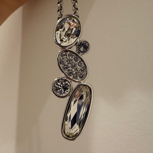 Swarovski Elegant Silver Pendant Necklace - Picture 2 of 5